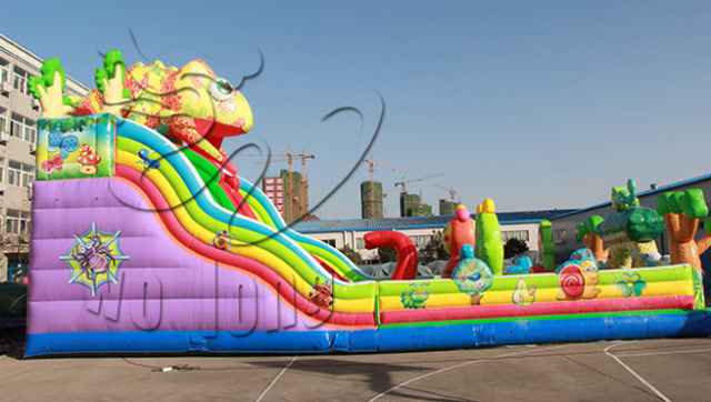 卧龙充气城堡充气蹦蹦床游乐设备