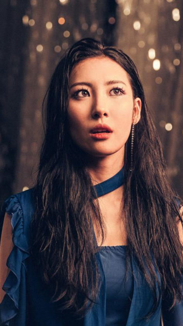 李宣美跳舞非常棒,身材高挑皮肤白皙,真是一个美人胚子