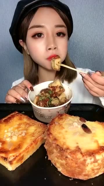 美食博主:大家知道哪里的臭豆腐,是最好吃的吗?