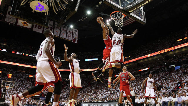 那时没控卫敢跟他比劲爆!看看罗斯的隔人暴扣有多炸裂