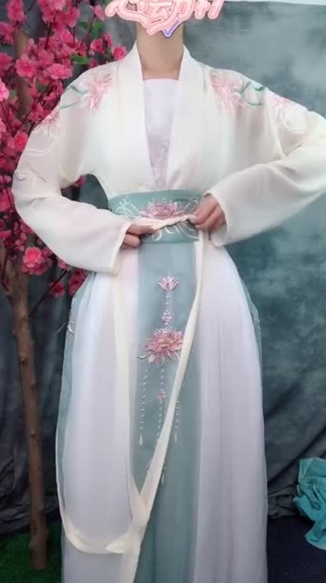 两片式襦裙齐腰入手了,却不会穿,看着吧,教你如何穿?