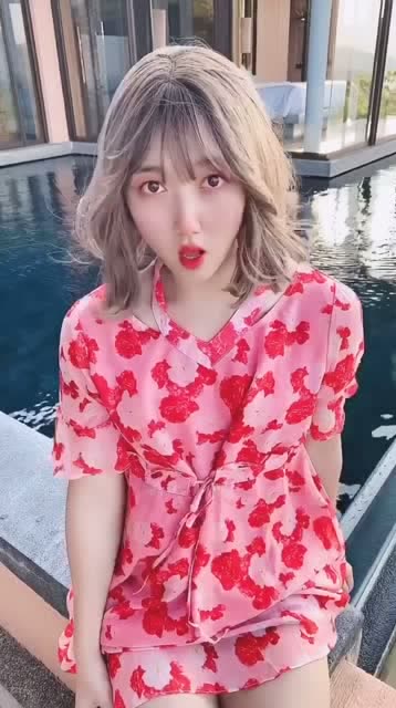 女装大佬阿纯的颜值太好看了