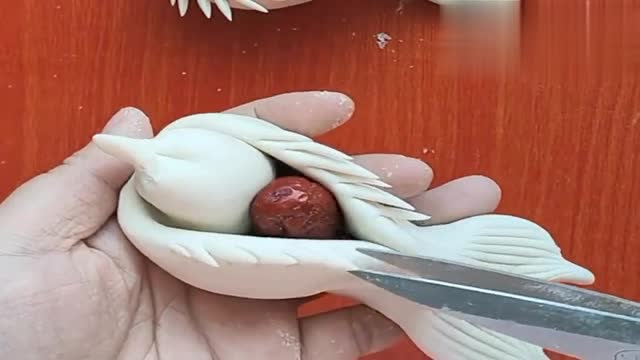 特色面食做法,阿姨用简单的做法,就能做出鸳鸯造型!