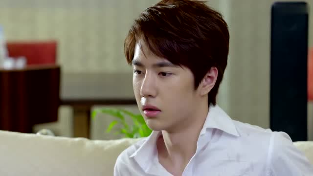 翟至味喝的烂醉如泥,安清欢一碗冰块倒下去,把人给弄醒了