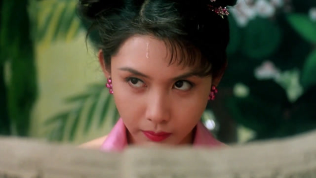 鼠胆龙威:乐慧贞躲避匪徒追杀,头上直冒冷汗,看得太紧张!