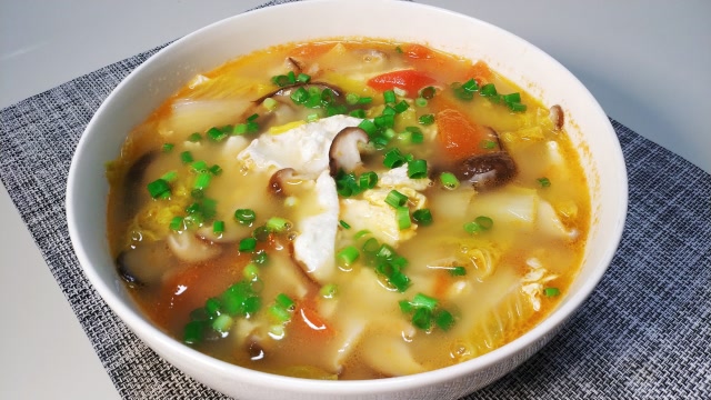 天凉了,饭后喝碗汤,养胃又健康,家常三鲜汤,大人孩子都喜欢