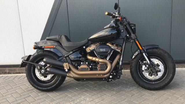 售价5.2万的"哈雷肥霸",v型双缸水冷900cc准公升级,标配abs