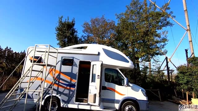 房车老玩家,豪哥,阳光小院聚上海,联手设计房车,真的不一样