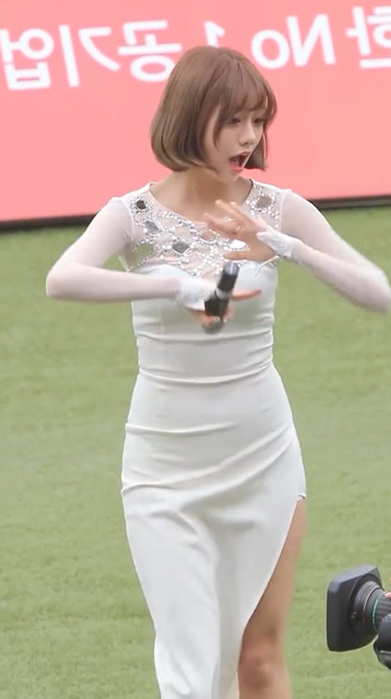 李惠利一性感起来谁人能比?她每一扭都能扭到人心里