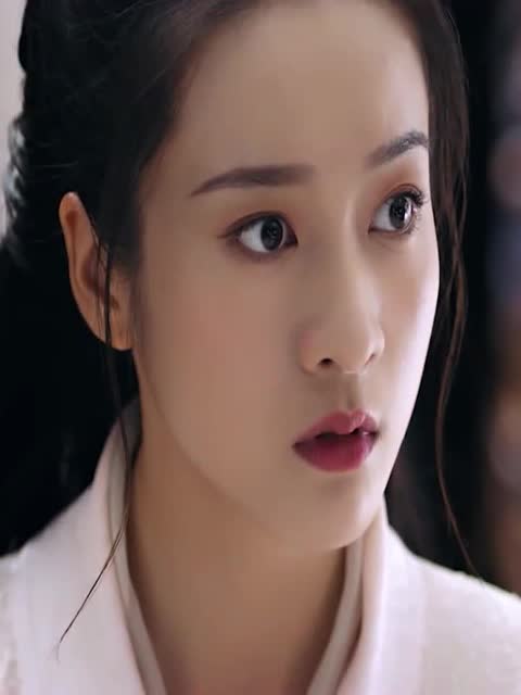 《白发》女主张雪迎失忆回望特写,演技与颜值齐飞,真为她心动