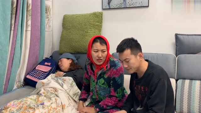 短剧:母亲病重妻子丑,丈夫离家出走,八年后再婚回家,进门蒙啦