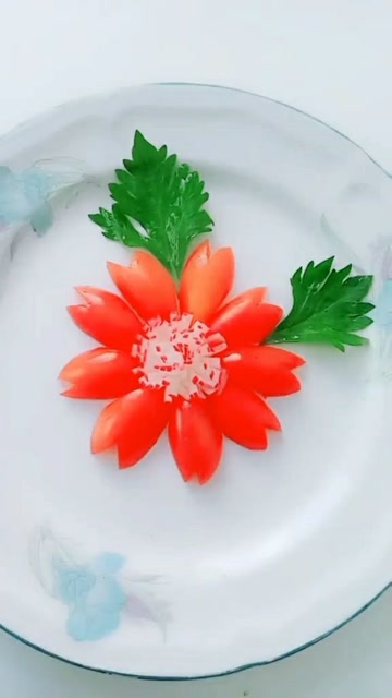 圣女果做的小花摆盘,真是太仙了