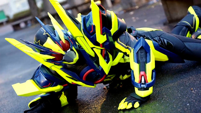 假面骑士零一:修玛吉亚被千骑杀死,零一变身闪耀突击形态战斗