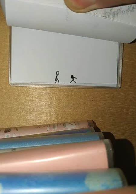 高手画的手翻画,书页翻动后让我开眼了,画成这样,真是太有才了