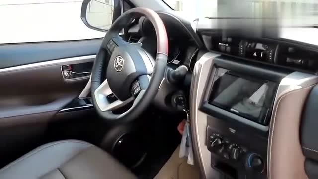 2020款丰田奔跑者,看这外观和内饰