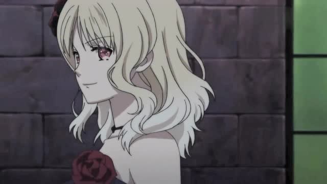 《魔鬼恋人》夫人拥有小森唯的外表,吸血鬼看着她那副表情很不开心