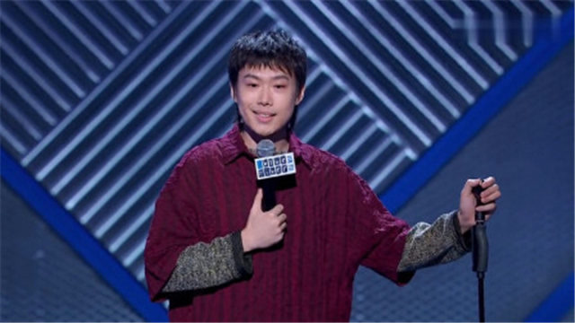 《脱口秀大会3》:小北爆笑吐槽买鞋经历,正价买低价出,结果越来越穷