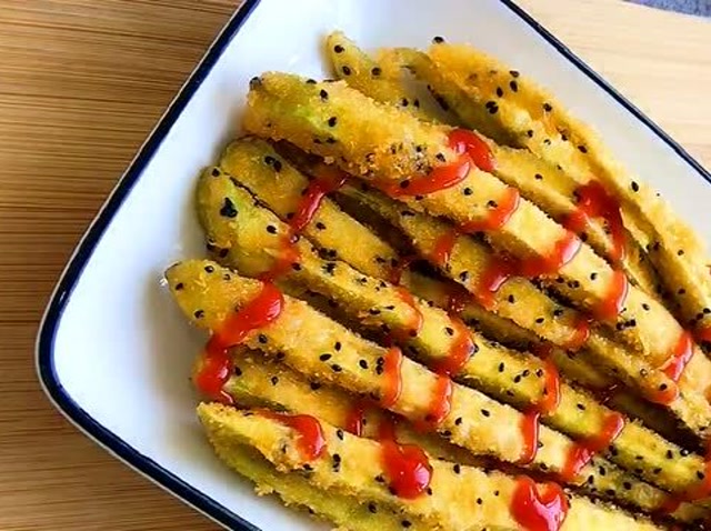 打卡网红脆皮茄子新做法,看着就慢慢的食欲