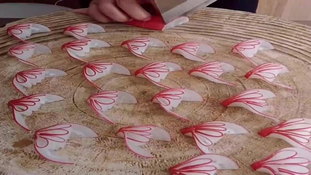 厨师的刀工水平也是挺高的呀,这个切花我估计可以学一辈子!