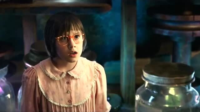 小女孩和圆梦巨人一起造梦,居然把最邪恶的梦境放了进去!