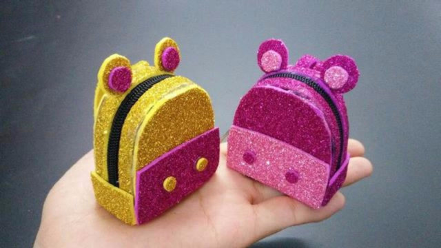 手工diy自制米奇迷你小书包,给芭比娃娃或者自己装零钱都可以