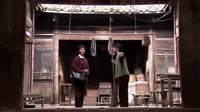 古村女人:儿子都进监狱了,当娘的还给他张罗媳妇,红英愁啊