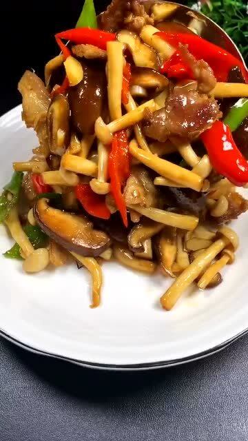 下饭菜小炒杂菌菇,超级简单又美味,看着就流口水
