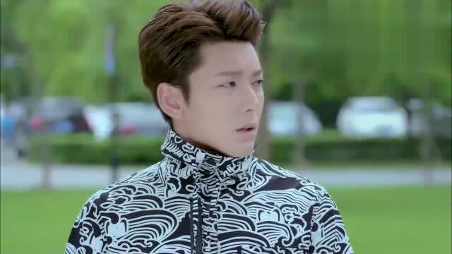 廷皓害百草高烧不退,长安暴打廷皓替她出气,怎料方廷皓一脸不屑