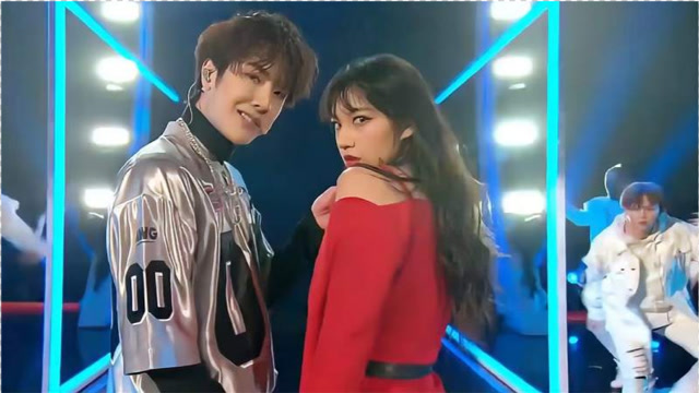 燃炸时刻!王一博搭档女神程潇《fire》嗨翻全场,热辣超甜!