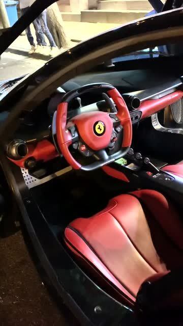 看看神车马王法拉利拉法超级跑车的内饰,到底怎么样?