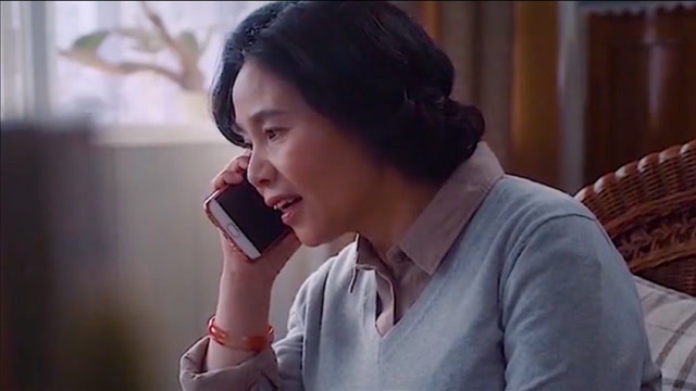 骗子冒充儿子给母亲打电话,不料最后被母亲识破,结局真的是太暖心了!