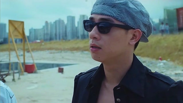 铜锣湾扛把子,每天可以叫八百个兄弟捧场