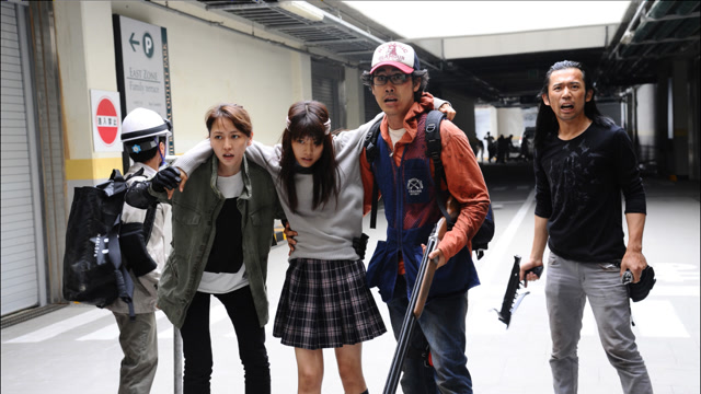 运动员丧尸一个超能跳高解决了屋顶所有人请叫我英雄