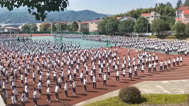明溪县城关中学大课间排球操