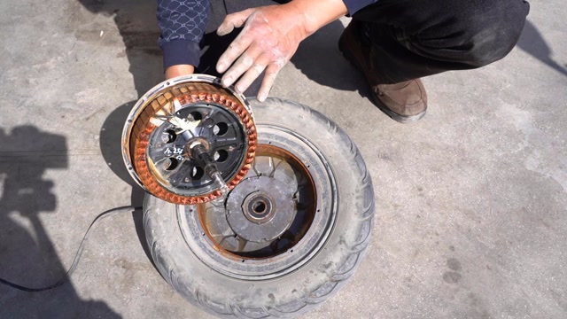 电动车电机里面呜呜响还能修好吗?专业修车师傅告诉你答案