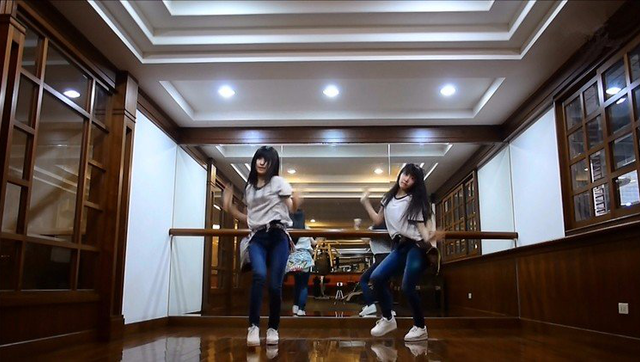 sandy,mandy最新舞蹈《boombayah》更美了!