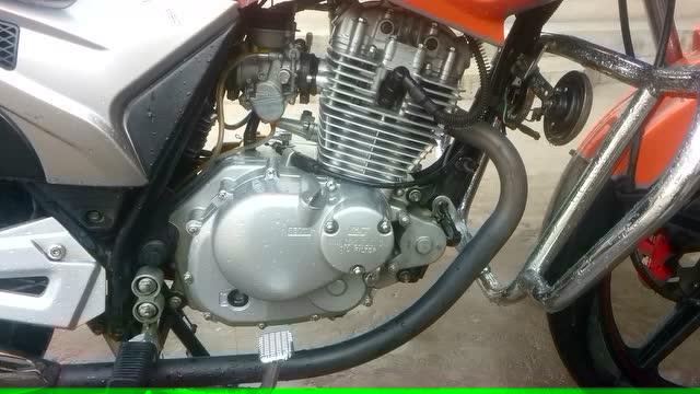 轻骑铃木 gs125 发动机