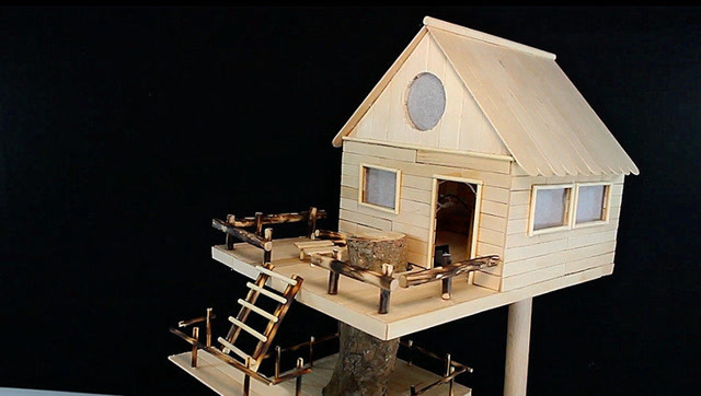 小伙手工打造迷你树屋,看完我也有想做的冲动