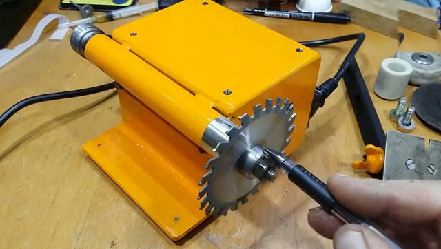 自制高速微型台锯,全钢结构非常耐用
