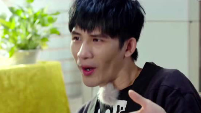 大张伟密子君大吃棒棒鸡,天啊感觉舌头在跳舞!