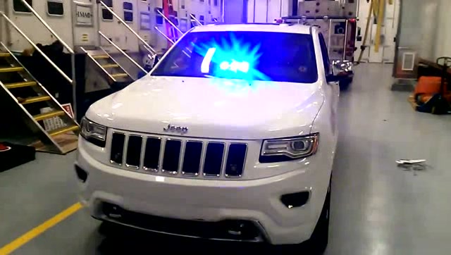 霸气外露,实拍jeep大切诺基便衣警车