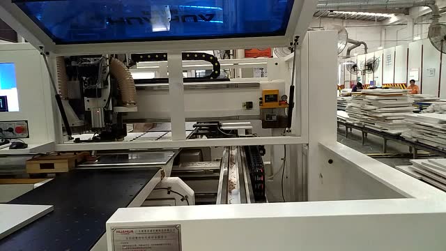 桦桦机械-高清超流畅六面钻铣加工板件加工