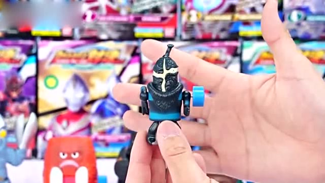 奥特曼发条玩具之凯姆尔人