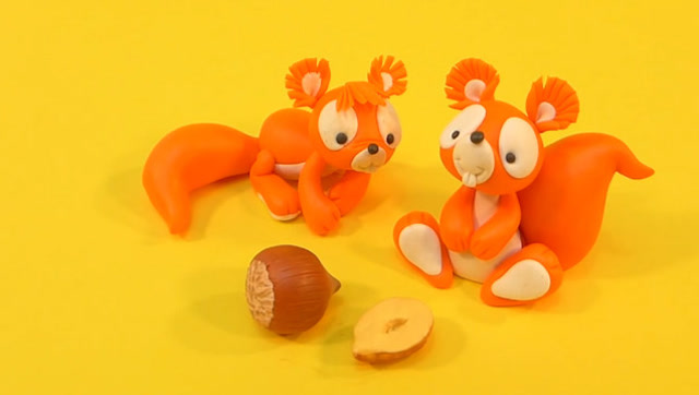 超轻黏土diy露着两颗大门牙的小松鼠,还有坚果吃?