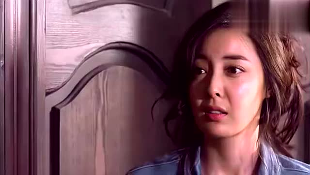 女明星助理的一句话点醒了帅气男友,两人不敢相信