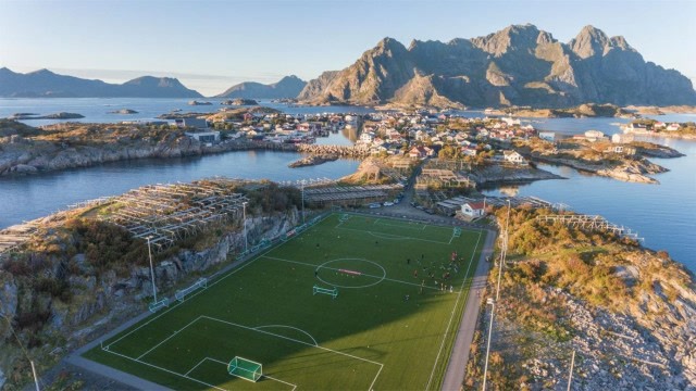 世界上最美的足球场,风景如画,网友:世界杯应该在这儿踢!