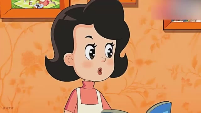 大头儿子和围裙妈妈看以前的照片,围裙妈妈年轻时真是太漂亮了