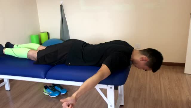 菱形肌训练动作