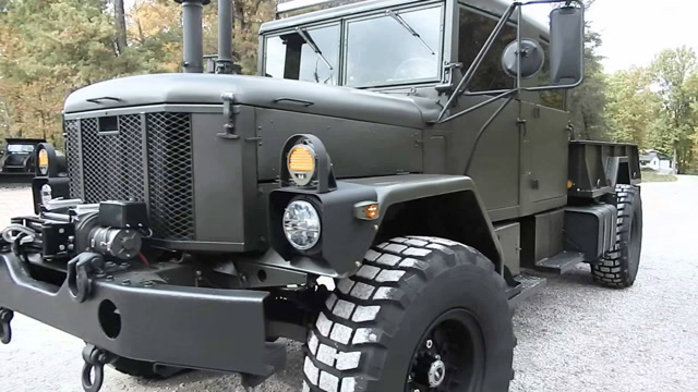 这辆改装重卡好霸气!福特f650瞬间成小弟了