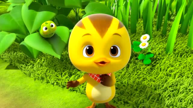 萌鸡小队:麦琪遇到一只虫宝宝,没有人照顾它,麦琪觉得照顾它.